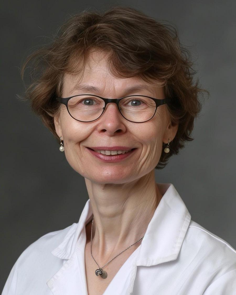 How did Betsy Grunch build her net worth? Betsy Grunch net worth growth chart and key business ventures - infographic analysis.